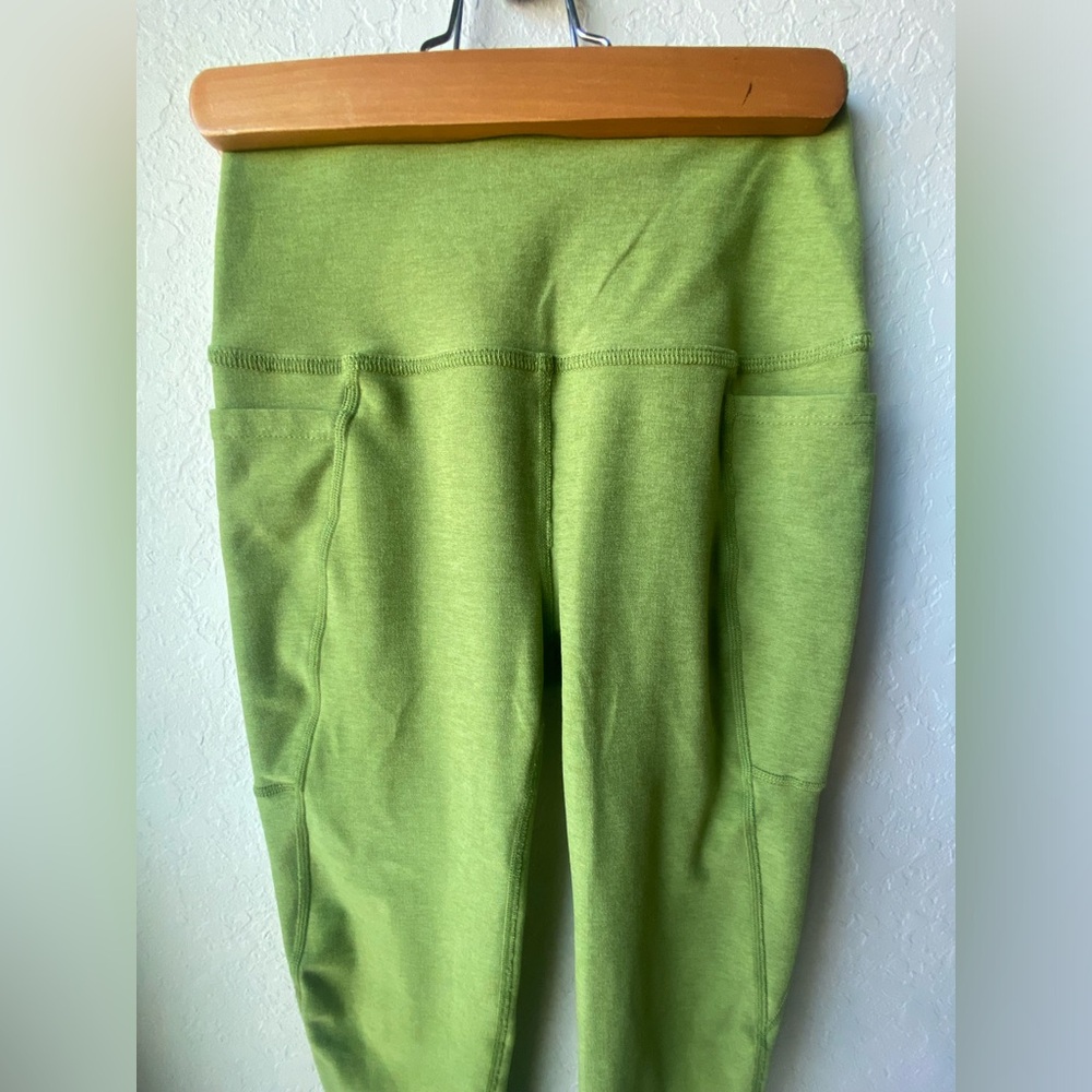 Beyond Yoga Spacedye Out Of Pocket High Waisted Capri Legging in Fern Green ~ S - Picture 5 of 9